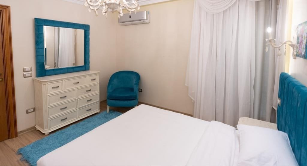 MOUNTAIN VIEW HYDE PARK